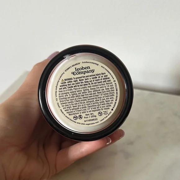 Leoben Company Mission Fig Soy Wax Candle - Red- purple - Picture 3 of 6